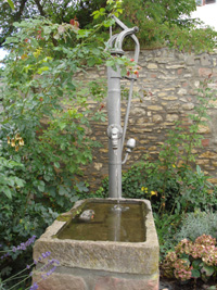 Schwengelpumpe mit Sandsteintrog Schwengelpumpe mit Sandsteintrog
